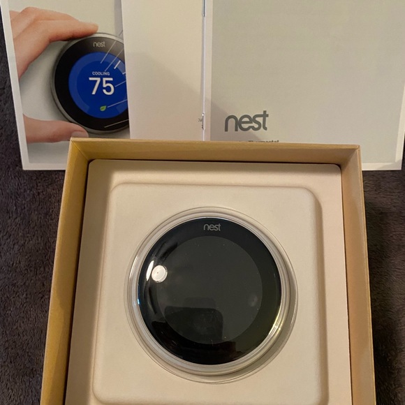 Nest Generation 3 Thermostats - Picture 4 of 6